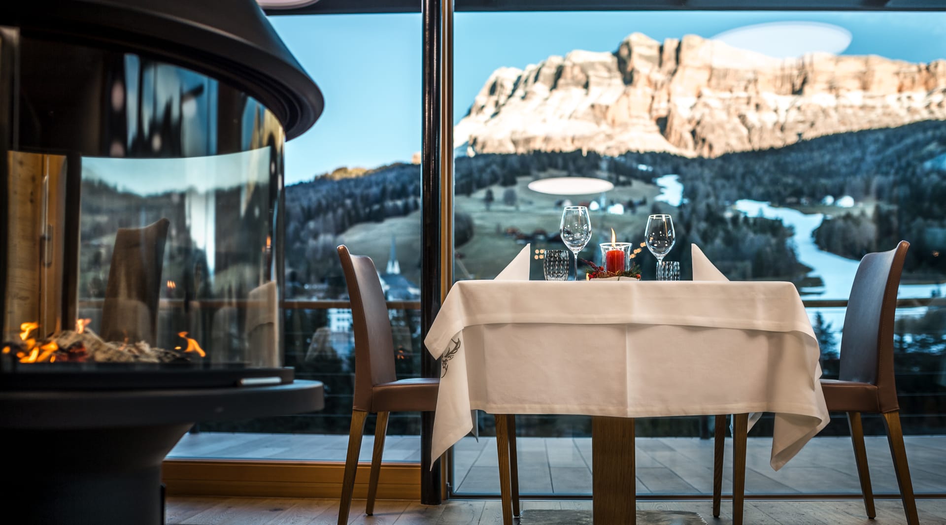 Romantic dinners with mountain view