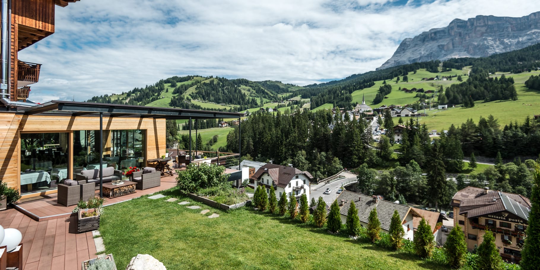 Garten mit Panoramablick auf den Dolomiten